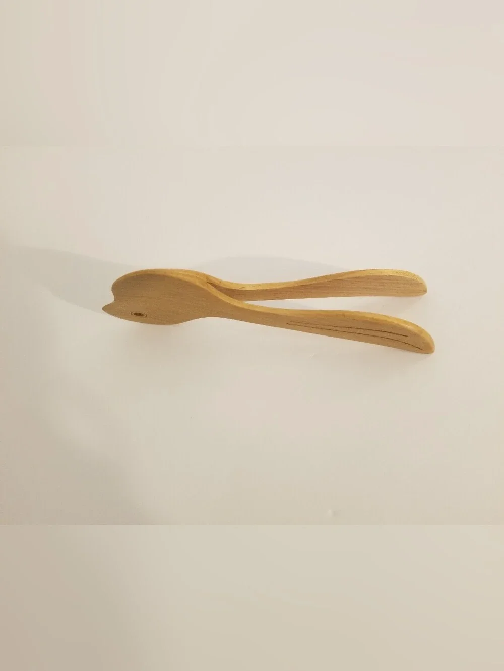 Kikkerland Natural Brown Beachwood Wooden Bird Toaster Tongs Magnetic